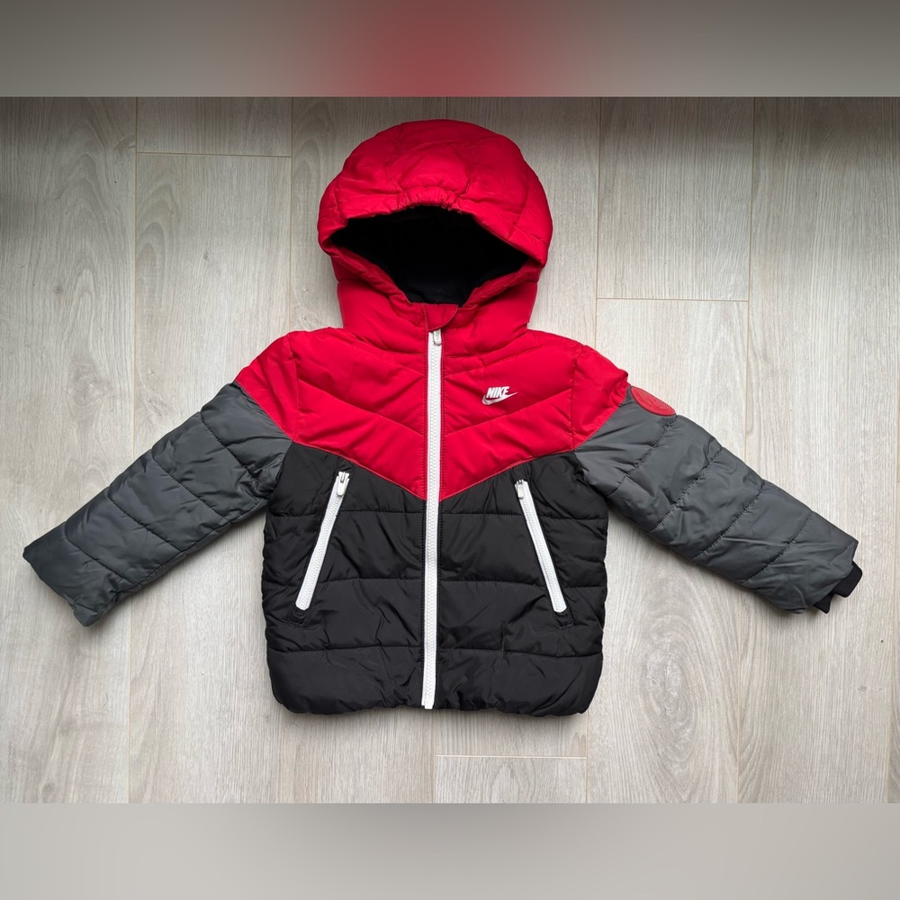 NIKE Kids Water Resistant Puffy Jacket 3T Red Black White